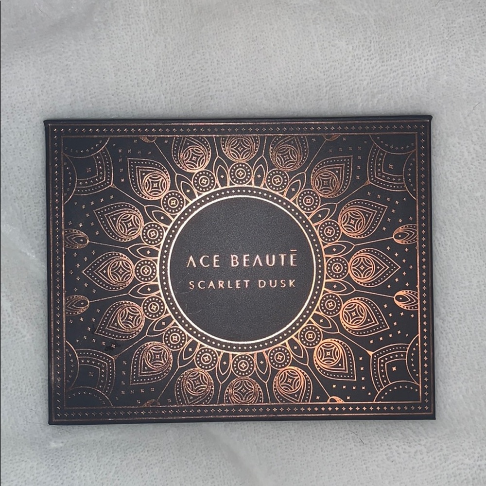 Ace beaute scarlet dusk eyeshadow palette